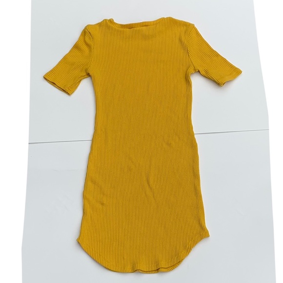 💛 REVAMPED WOMENS YELLOW SHORT SLEEVE SHORT DRESS - SIZE SMALL 💛 - Picture 2 of 5